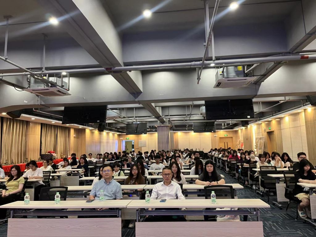 77BF8E6809A0D4A2554319C531C_67A8CE2D_229BA