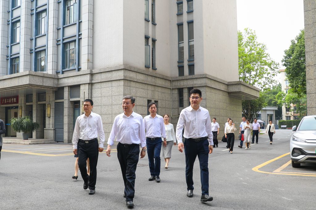 1EBFC73E5295874896675ADCC8D_17E20394_24EBF