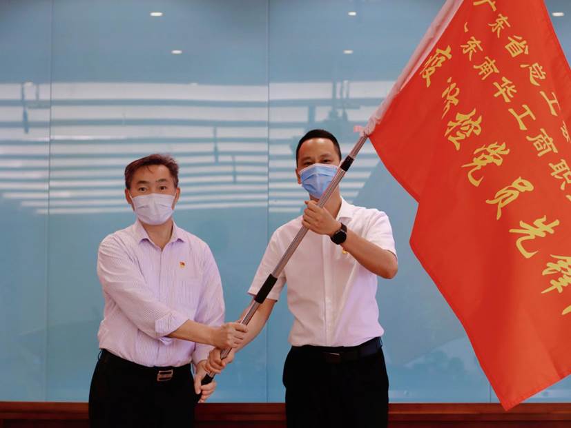 ����-���