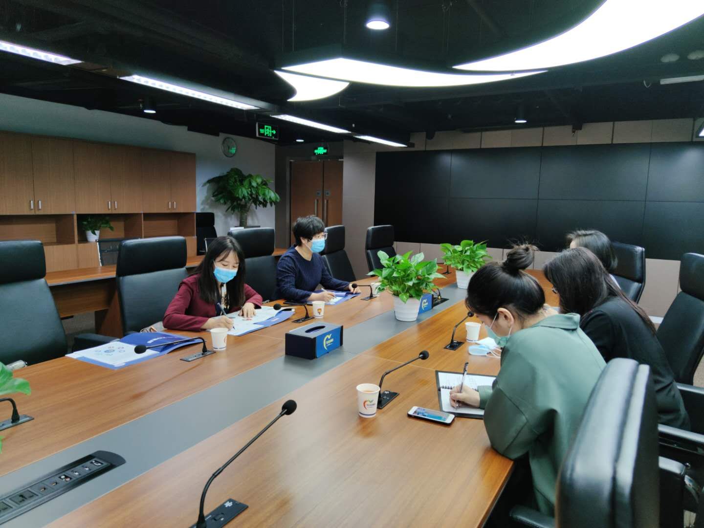 0868E9AF11F7397C566D69A9BA8_4CCF2443_1D547.jpg?e= 0868E9AF11F7397C566D69A9BA8_4CCF2443_1D547.jpg?e=