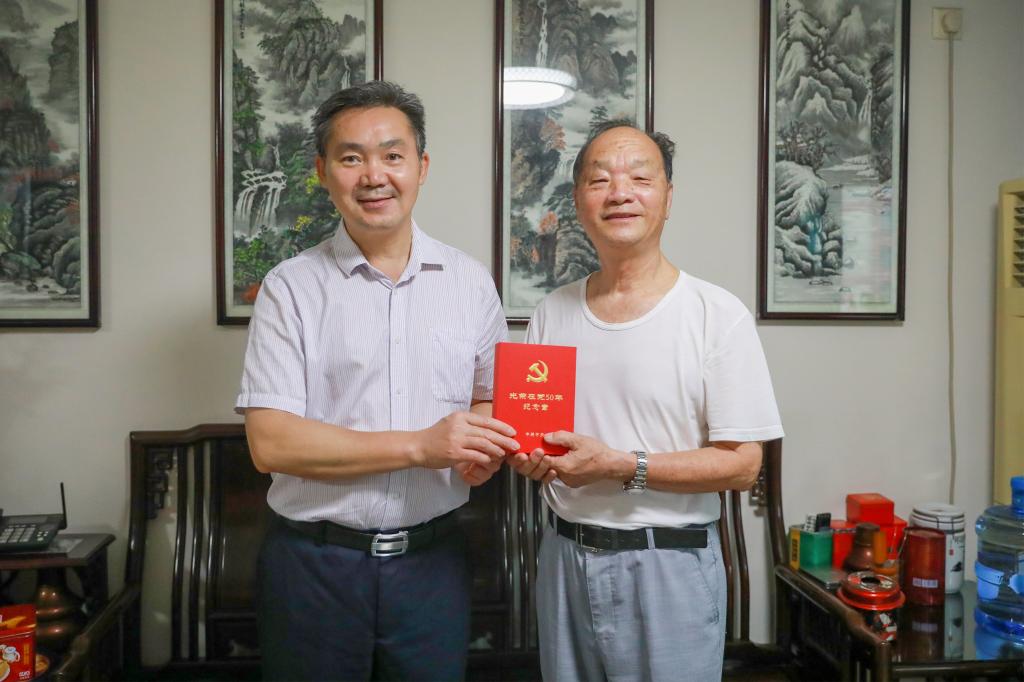 36CCE2DD835BB0D2D41142BBF64_ED11466C_144B4.jpg?e= 36CCE2DD835BB0D2D41142BBF64_ED11466C_144B4.jpg?e=