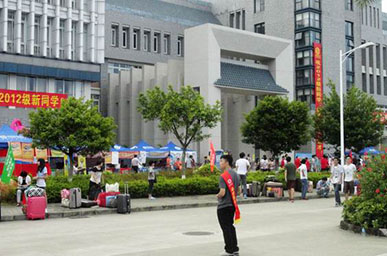 FB2C741E9F4F289188E9075E622_2ECA1A0A_F9D9