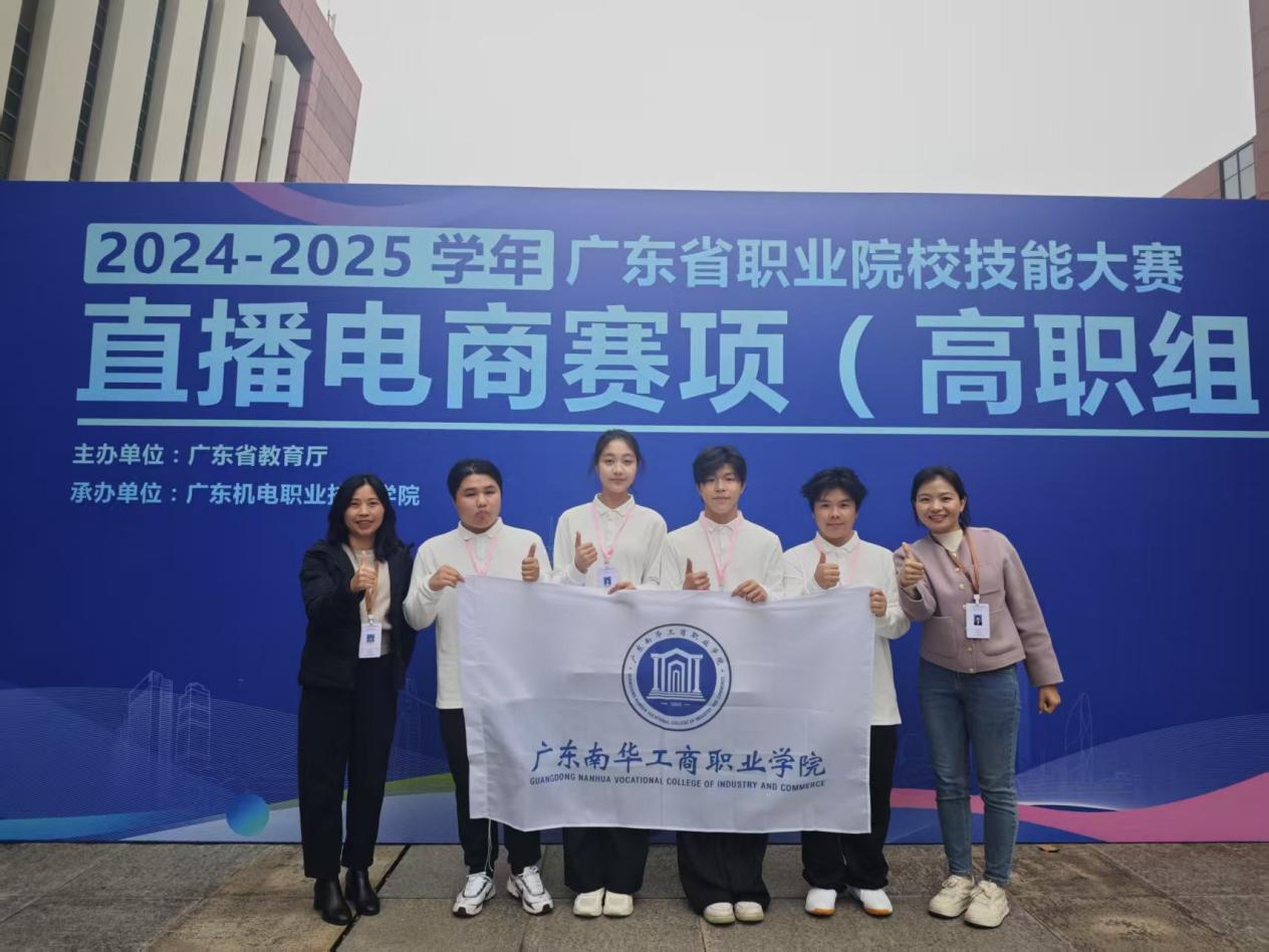 4E1282D02D8B7125A062D6525A0_B0C14836_1D2D5