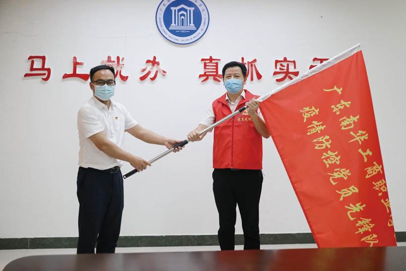 ����-����