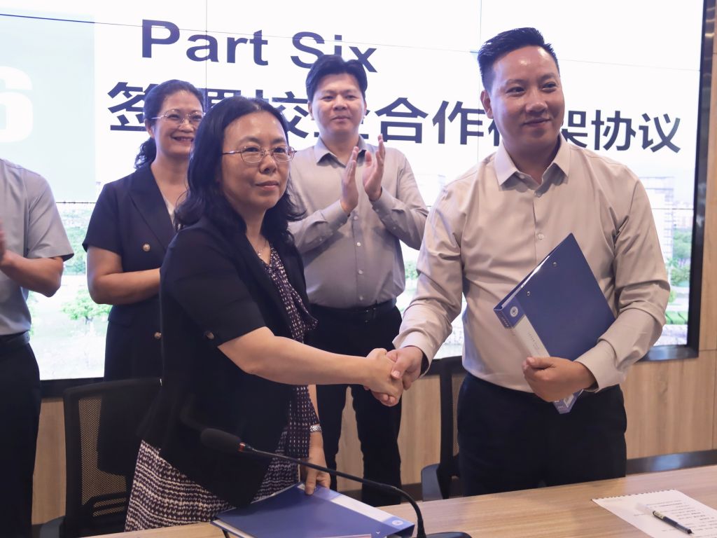 D3D2CD0661802E1A4F53DA0E753_90DADBBA_18C94