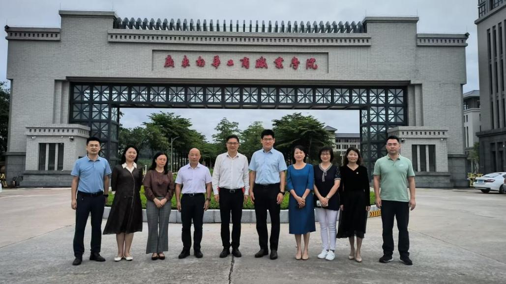 4B7CB142EF62EB5283713FEC148_C0FCA13E_19575.jpg?e= 4B7CB142EF62EB5283713FEC148_C0FCA13E_19575.jpg?e=