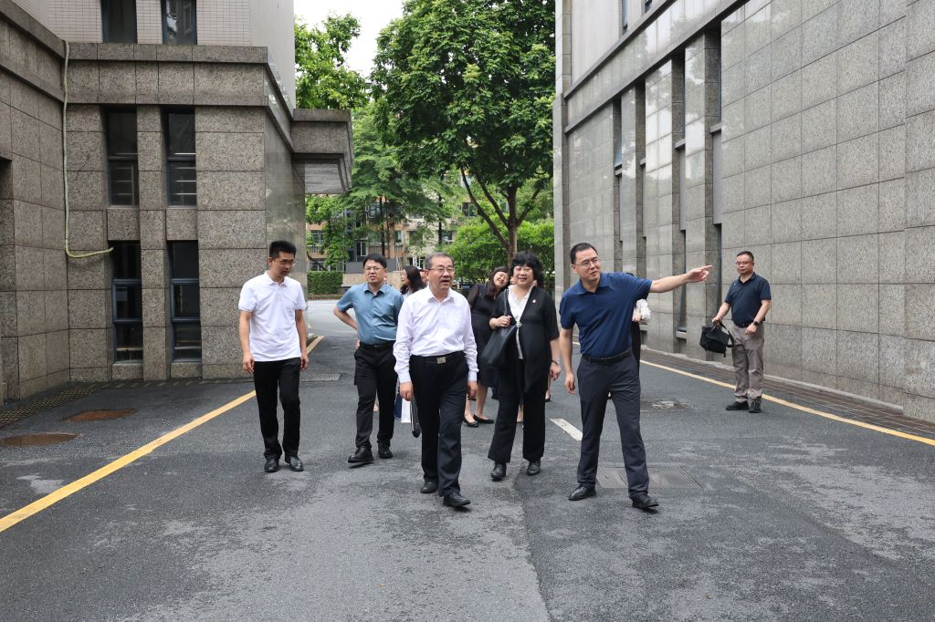 B2DD4A6F7A197B6F7D0411749EE_0FB2F7A6_2B392