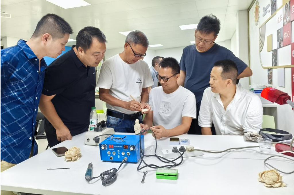 71F3283297AB8E085A9436BBD7F_12F8F1D1_13BE30