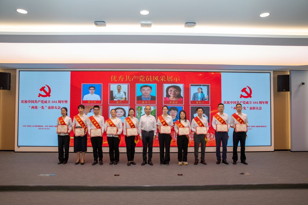 A7E35D52C05A85FB0010F36F38B_25629503_18E14