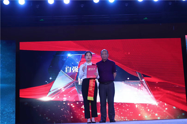 63A5C9ACEA822E919403D2A561C_06D97868_3E859.jpg?e= 63A5C9ACEA822E919403D2A561C_06D97868_3E859.jpg?e=