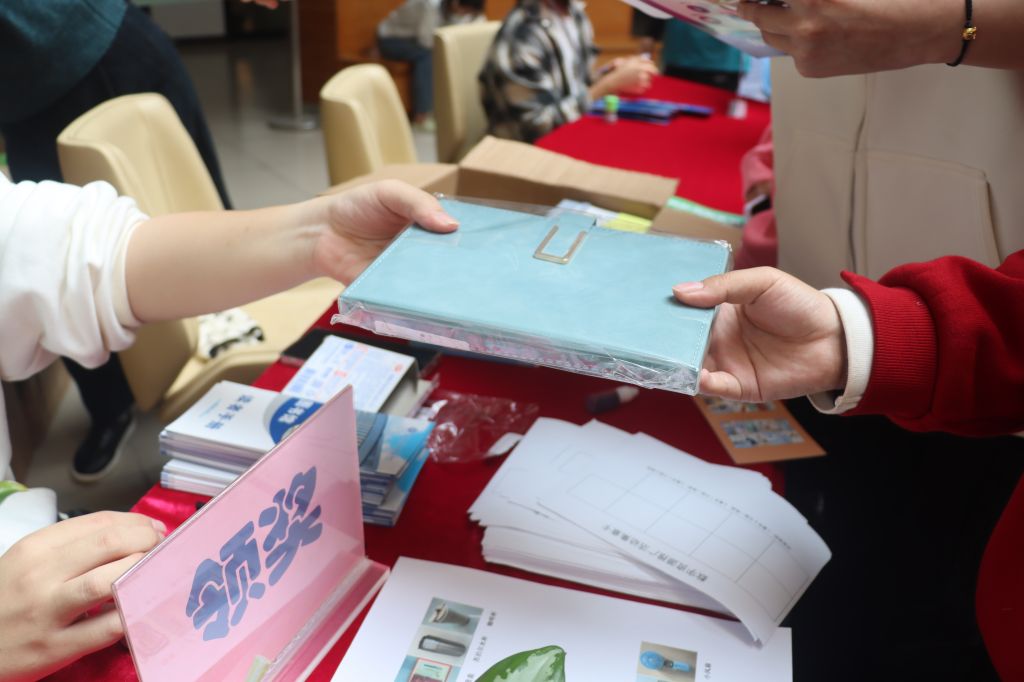 D9023F4DEFD33589FBD4607F71B_AB29B99B_1282F D9023F4DEFD33589FBD4607F71B_AB29B99B_1282F