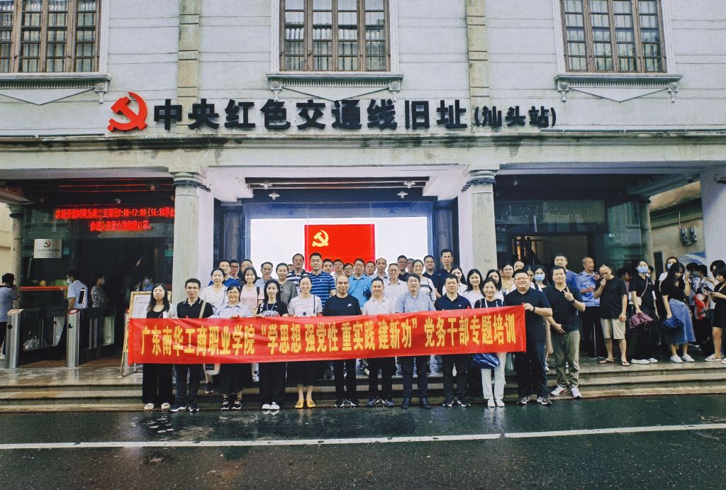 1C2B266D83CEA964CB39568792F_CA52E625_294D4.jpg?e= 1C2B266D83CEA964CB39568792F_CA52E625_294D4.jpg?e=