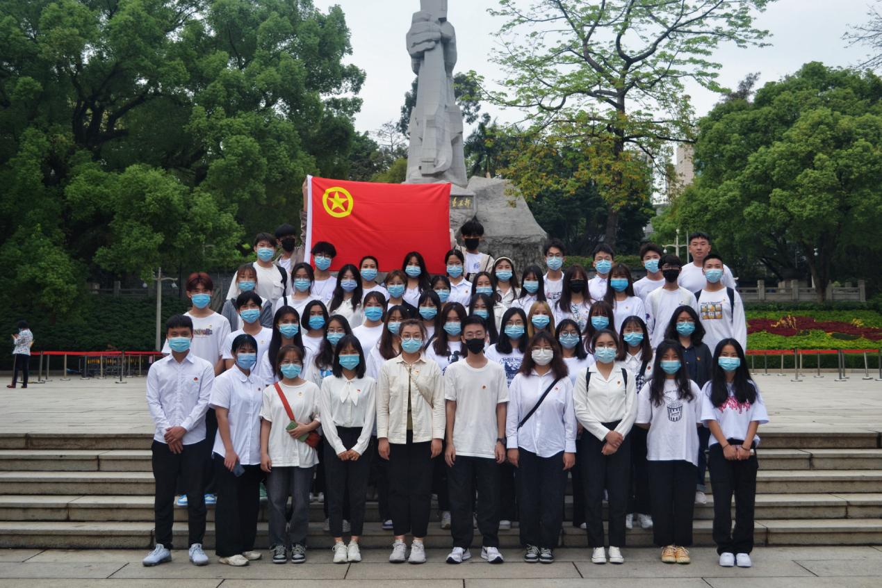 244EACBB05C351B9B8991FFE372_81A55E47_2F8D6