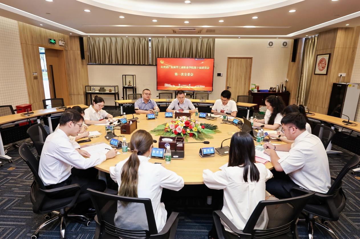 A278F0D432B67CC04D1329699C7_0D7A6FF0_2AA40.jpeg?e= A278F0D432B67CC04D1329699C7_0D7A6FF0_2AA40.jpeg?e=