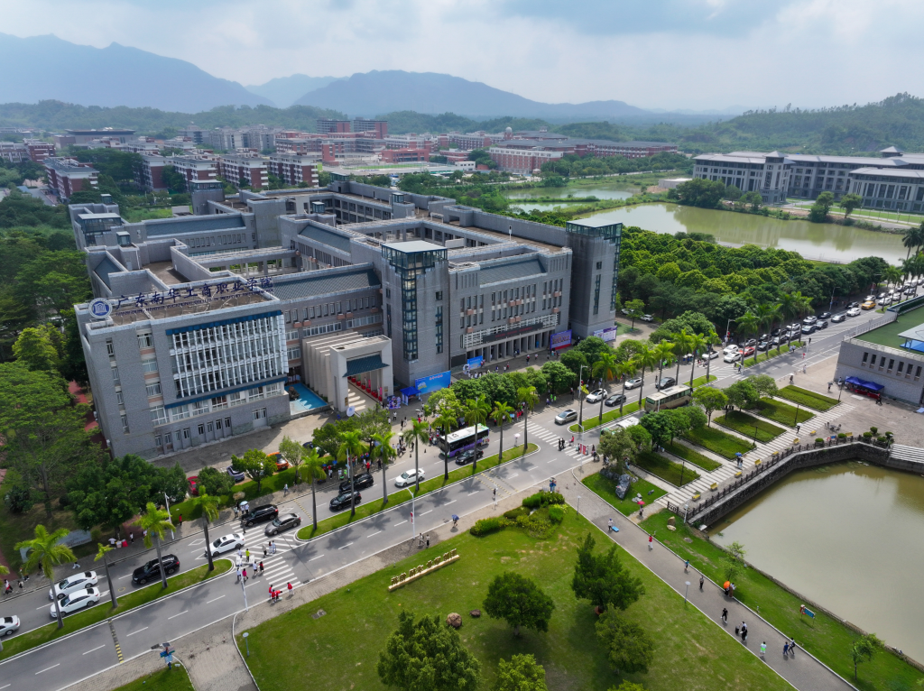 B6C3DBBC5D5809F670F2C9AE8FA_D21F6E28_200290