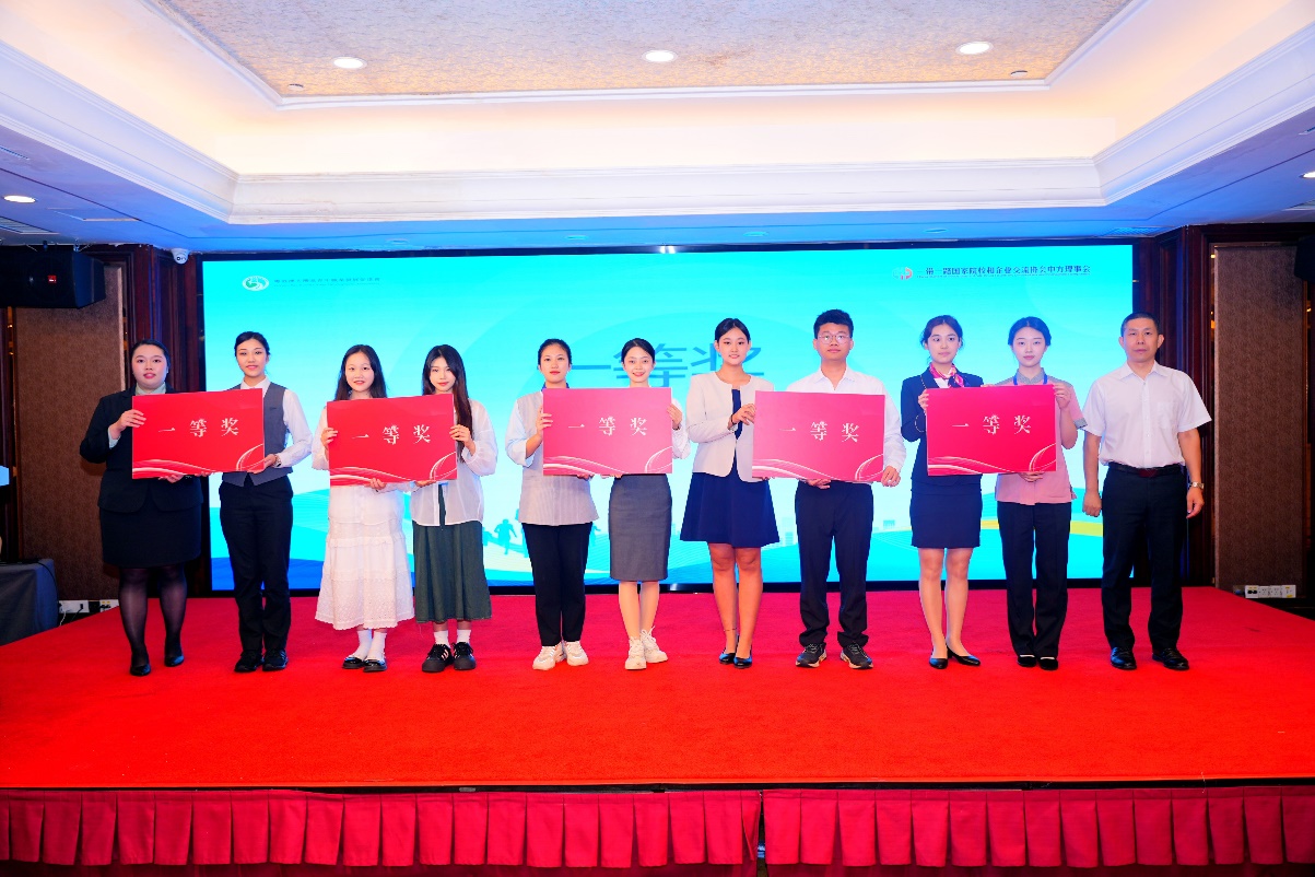 9B63FBB425C3CF9C1AD51757575_475C93A6_52F96.jpeg?e=