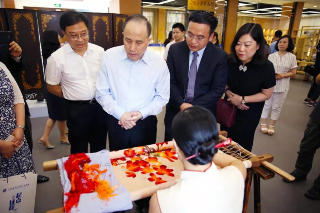 26095CE98C3004CF0B10AEA6EA0_0E8616E1_15AA7