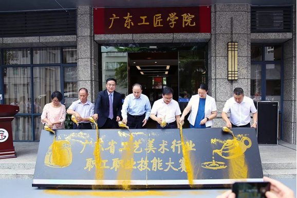 04FDF7256D475FA0C17249E2F9E_FF232BAD_D9C84